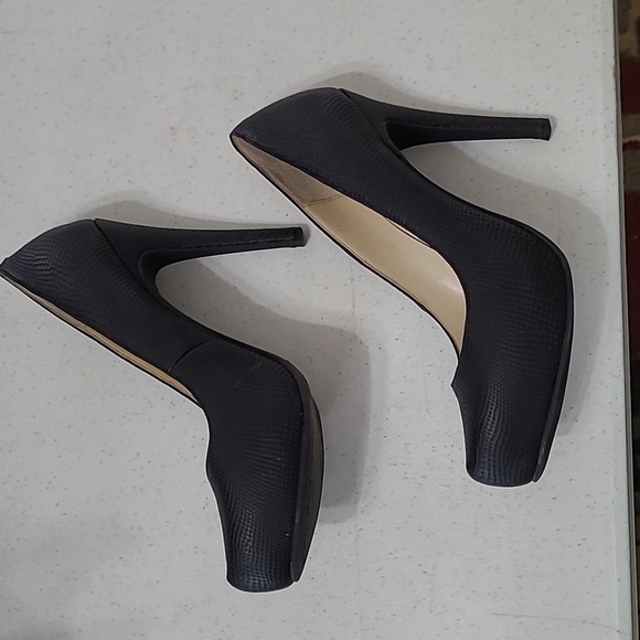 Jessica Simpson PARISAH black textured platform heels size 7 - Picture 2 of 13